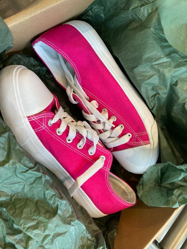 Photo 1 of *Minor Damaged*
hello basics Canvas Shoes for Women Casual Low Top Pink Sneakers Fashion Womens Tennis Shoes, Pink, Size 10