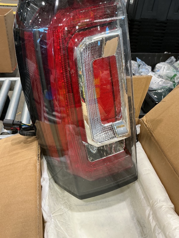 Photo 1 of *Untested*
GSPSCN Driver Side LED Lens Tail Light Compatible With GMC Yukon/Yukon XL 2015 2016 2017 2018 2019 2020 Left Rear Taillight Brake Signal Assembly w/Bulb and Harness Replace 84536242?23380459?GM2800268