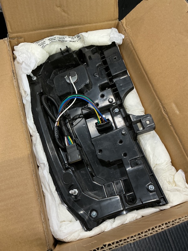 Photo 1 of *Untested*
GSPSCN Driver Side LED Lens Tail Light Compatible With GMC Yukon/Yukon XL 2015 2016 2017 2018 2019 2020 Left Rear Taillight Brake Signal Assembly w/Bulb and Harness Replace 84536242?23380459?GM2800268