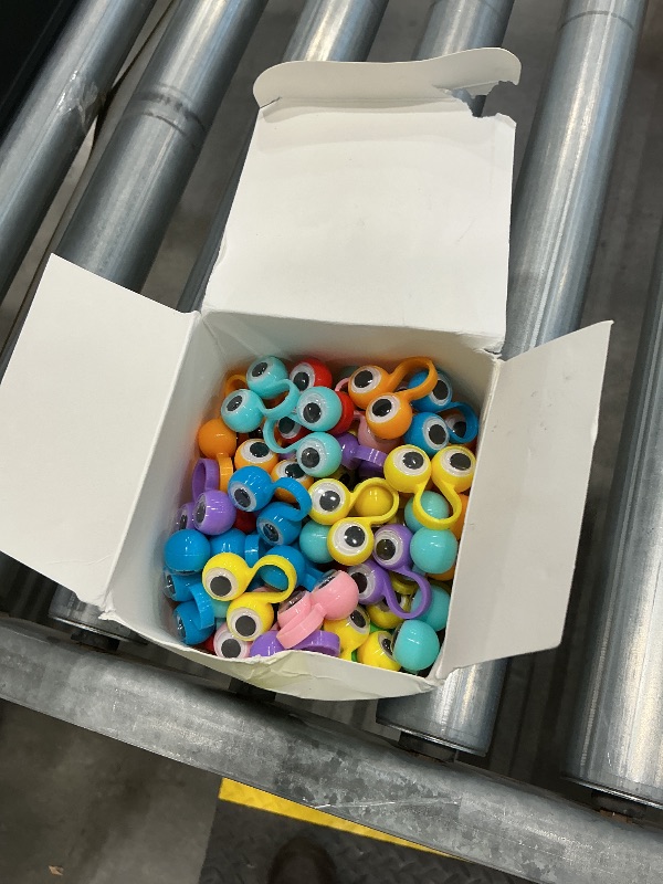 Photo 1 of 100 PCS Eye Finger Puppets Toys Set, Wiggly Eyeball Finger Puppet Eye On Rings for Kids, Party Favors for Boys Girls