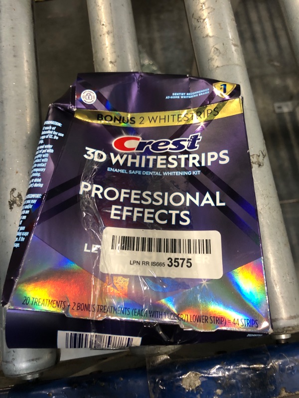 Photo 1 of ***missing parts*** only 20 strips*** Crest 3D Whitestrips Professional Effects – Teeth Whitening Kit, 22 Treatments (20 + 2 Bonus), Each with 1 Upper/1Lower, 44 Strips – Crest 3DWhite Teeth Whitening Strips