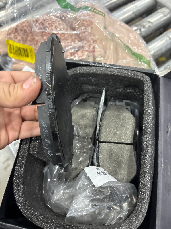 Photo 1 of Front Ceramic Brake Pads Set for Toyota Corolla 2009-2019, Matrix 1.8L, Prius V 12-17, for RAV4 2.4L 2.5L 2006-2018 for Scion xB xD, for Pontiac Vibe 1.8L, for Lexus HS250h 4PCS