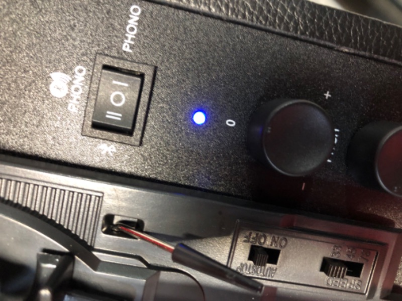Photo 1 of ***USED PARTS ONLY - POWERS ON - UNABLE TO TEST FURTHER - SEE PICTURES***
Crosley CR8005F-BK Cruiser Plus Vintage 3-Speed Bluetooth in/Out Suitcase Vinyl Record Player Turntable, Black/Red