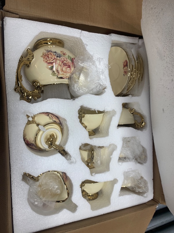 Photo 1 of ************BOWL WITH LID BROKEN************
fanquare 15 Pieces British Porcelain Tea Set, Floral Vintage China Coffee Set, Wedding Tea Service for Adult, Big Tea Cup