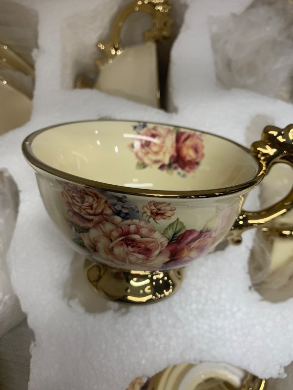 Photo 1 of ************BOWL WITH LID BROKEN************
fanquare 15 Pieces British Porcelain Tea Set, Floral Vintage China Coffee Set, Wedding Tea Service for Adult, Big Tea Cup