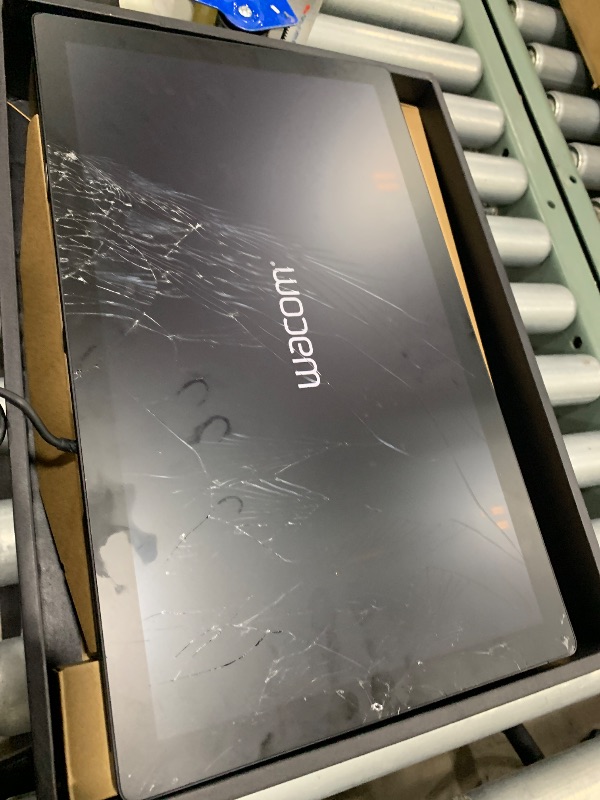 Photo 1 of ***SEE NOTES & PHOTOS BEFORE BIDDING**CRACKED SCREEN**MISSING PROPEN** PARTS ONLY**
 
Wacom Cintiq Pro 17 Drawing Tablet with Screen, 17.3" Ultra HD 4K. 10-bit 120Hz Touchscreen Display Graphic Arts Tablet with Pro Pen 3, for Windows PC, Mac, Linux