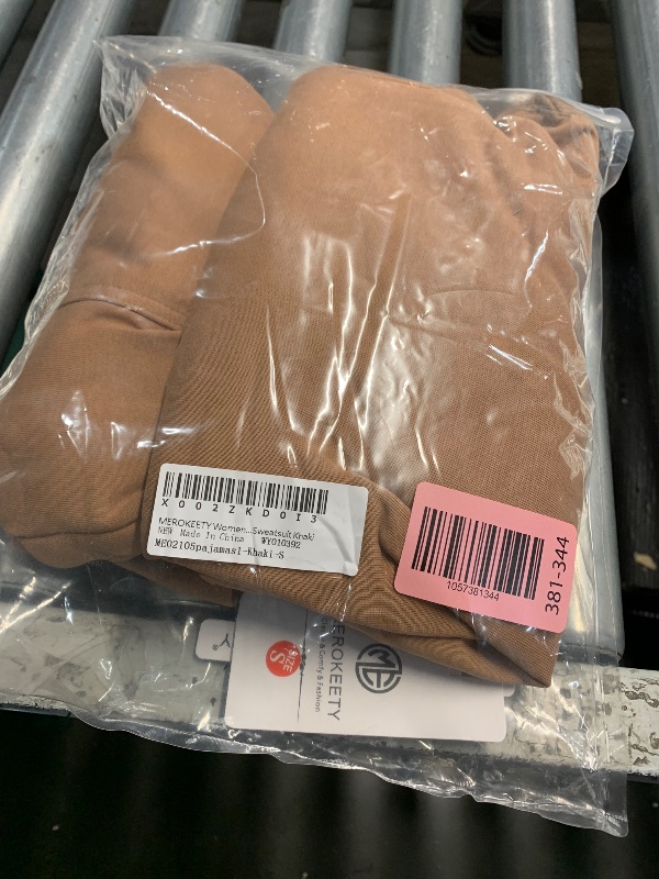 Photo 1 of *medium size* MEROKEETY Women's 2025 Fall Oversized Batwing Sleeve Lounge Sets Casual Top and Shorts 2 Piece Outfits Sweatsuit Khaki M