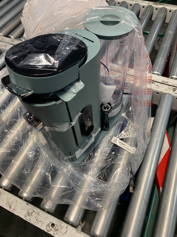 Photo 1 of ***DAMAGED - SEE NOTES/PICTURES***Ninja Pods & Grounds Specialty Single-Serve Coffee Maker, K-Cup Pod Compatible, Built-In Milk Frother, 6-oz. Cup to 24-oz. Travel Mug Sizes, Iced Coffee Maker, 1550 watts, Sage Green, PB051SG