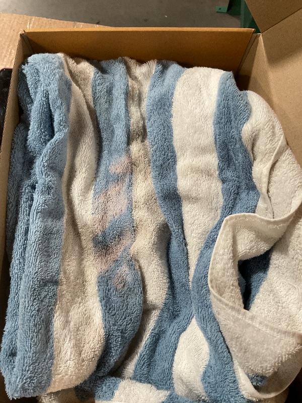 Photo 1 of * only comes with one *
* is very dirty, may be able to wash out*
Amazon Basics Sky Blue Cabana Stripe Pool & Beach Towel, 100% Cotton, Soft & Absorbent, Machine Washable, Quick Dry, Large, 2 Pack, Sky Blue, 30" x 60"