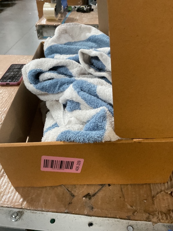 Photo 1 of * only comes with one *
* is very dirty, may be able to wash out*
Amazon Basics Sky Blue Cabana Stripe Pool & Beach Towel, 100% Cotton, Soft & Absorbent, Machine Washable, Quick Dry, Large, 2 Pack, Sky Blue, 30" x 60"