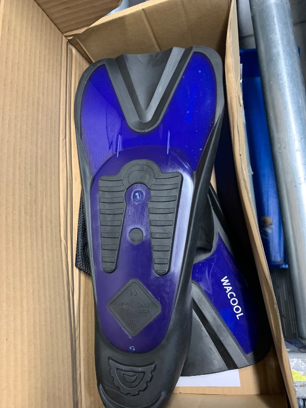 Photo 1 of (see all images) WACOOL Adult Short Light Full Foot Pocket Travel Size Fins Short Blade Fins Flippers for Snorkeling Diving Scuba or Swimming Training (Blue)