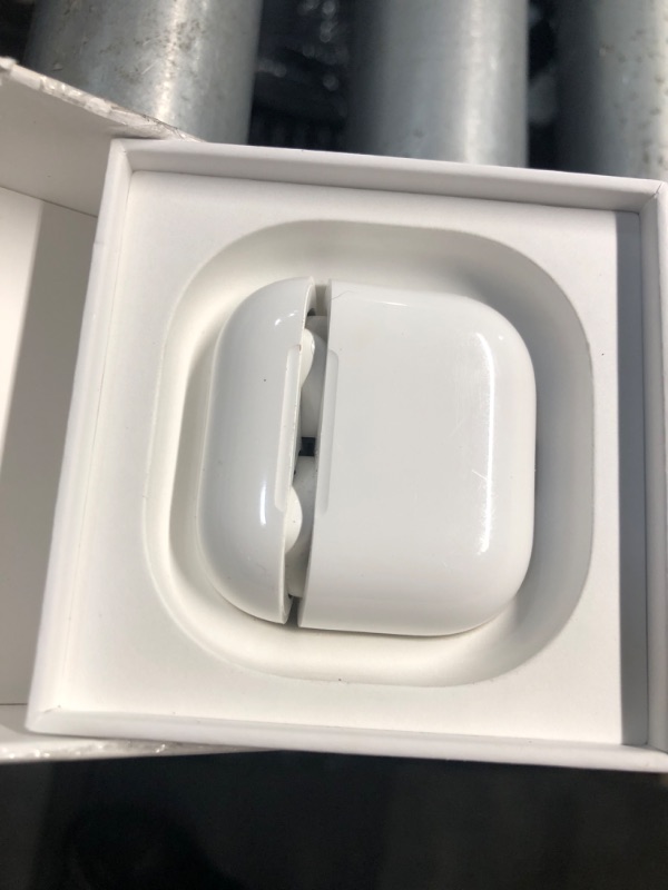 Photo 1 of ***CASING DOESNT CLOSE PROPERLY**
Apple AirPods 4 Wireless Earbuds, Bluetooth Headphones, with Active Noise Cancellation, Adaptive Audio, Transparency Mode, Personalized Spatial Audio, USB-C Charging Case, Wireless Charging, H2 Chip