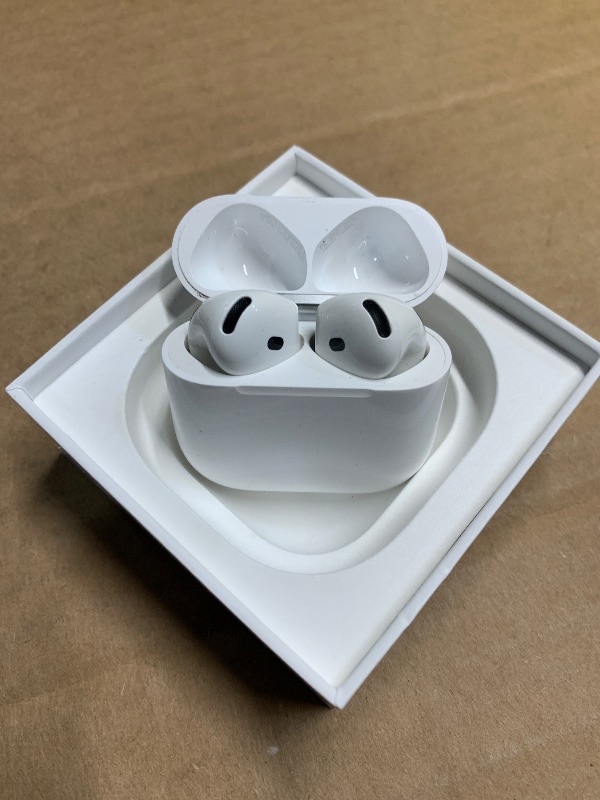 Photo 1 of ***CASING DOESNT CLOSE PROPERLY**
Apple AirPods 4 Wireless Earbuds, Bluetooth Headphones, with Active Noise Cancellation, Adaptive Audio, Transparency Mode, Personalized Spatial Audio, USB-C Charging Case, Wireless Charging, H2 Chip