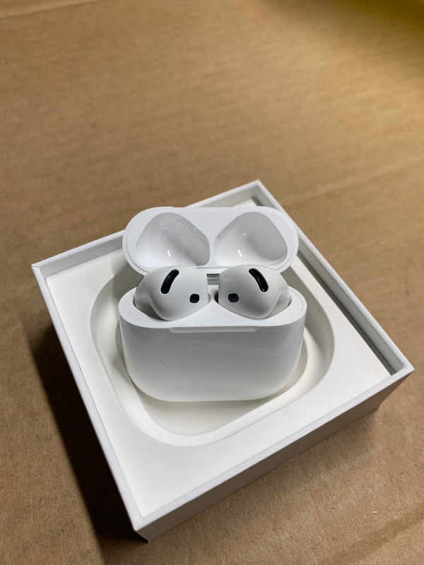 Photo 1 of ***CASING DOESNT CLOSE PROPERLY**
Apple AirPods 4 Wireless Earbuds, Bluetooth Headphones, with Active Noise Cancellation, Adaptive Audio, Transparency Mode, Personalized Spatial Audio, USB-C Charging Case, Wireless Charging, H2 Chip