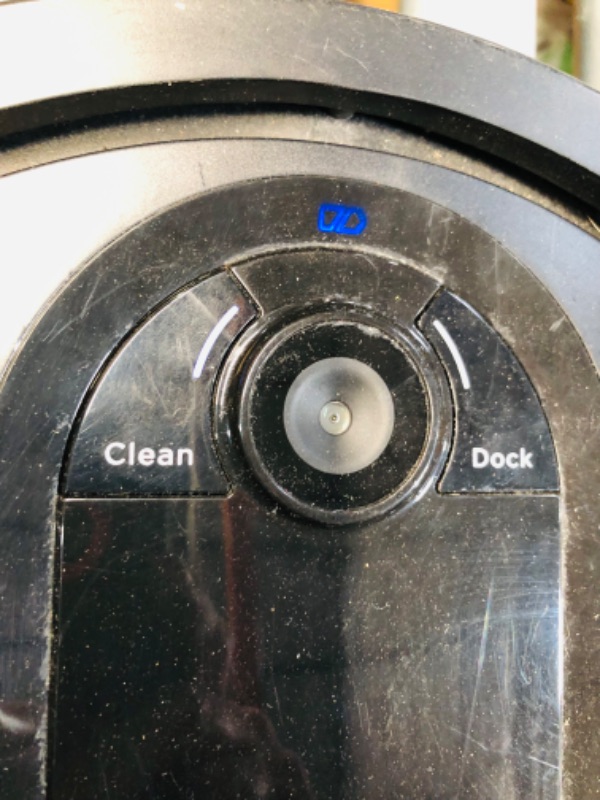 Photo 1 of **HEAVILY USED**DIRTY**
Shark Robot Vacuum with NeverStuck Technology, Auto Deep-Clean Carpets & Hardfloors,  Neutralizes Odors, for Pet Hair, Black 