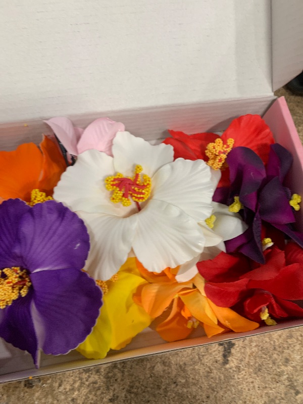 Photo 1 of 10 Pcs Hawaiian Flower Hair Clips for Women, Plumeria Hibiscus Hair Clips, Artificial Flower Clips 3.5 Inch Hair Accessories for Vacation Party Beach Seaside