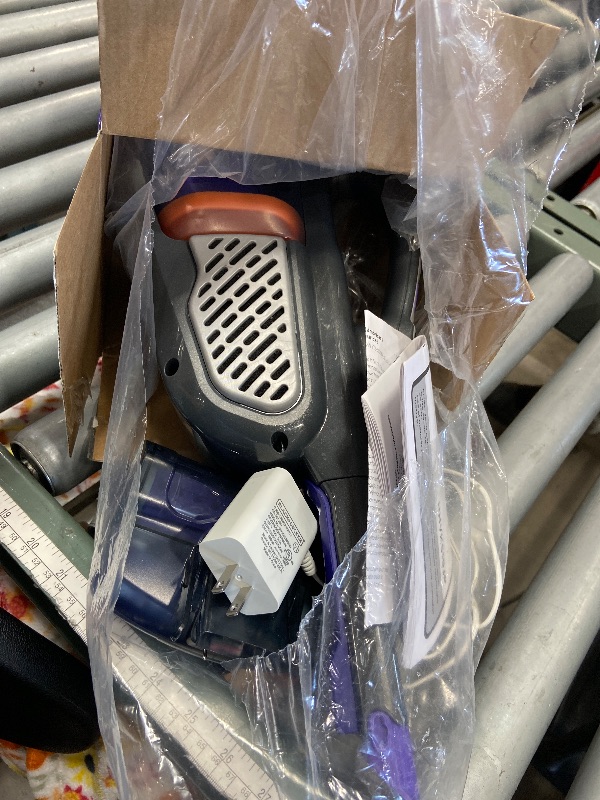 Photo 1 of *** FOR PARTS**** BLACK+DECKER dust buster Handheld Vacuum Cordless, Pet Hair Vacuum, Portable for Home and Car with Pet Brush, Rechargeable, Powerful Suction, Washable Bowl Filter,furbuster AdvancedClean (HHVK515JP07)