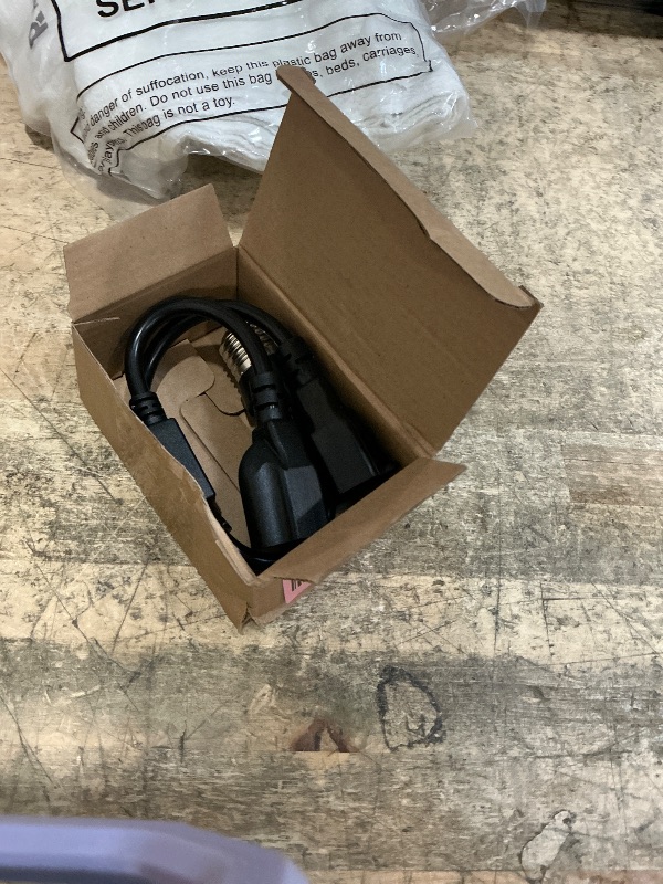 Photo 1 of 1 Pcs 2 in 1 Light Socket to Plug Adapter, Convert E26/E27 Bulb Socket to 2 Pieces 3 Prong Outlet with Extension Cord, Flexible Light Bulb Socket Converter Suitable for Porch Patio Garage Use (Black)