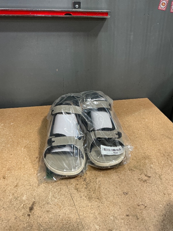 Photo 1 of (used) DREAM PAIRS Women's Walking Sport Athletic Sandals Comfort Open Toe Casual Outdoor Hiking Summer Shoes,Size 9