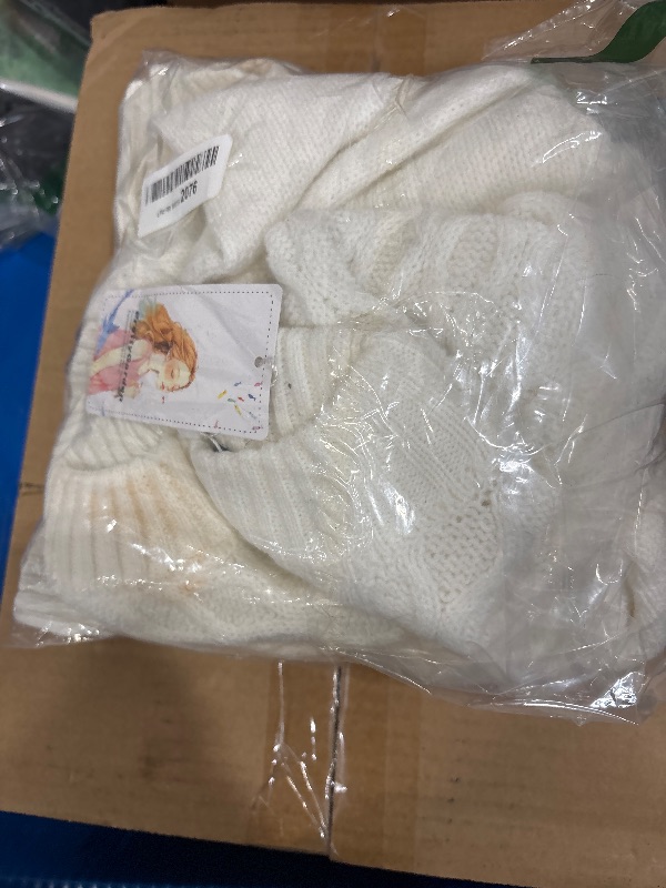 Photo 1 of ** HAS A STAIN ON THE SLEEVE ** PRETTYGARDEN Oversized Sweaters for Women 2025 Fall Cute Cable Knit Long Sleeve Crewneck Chunky Pullover Tops Winter Clothing (White,Small)