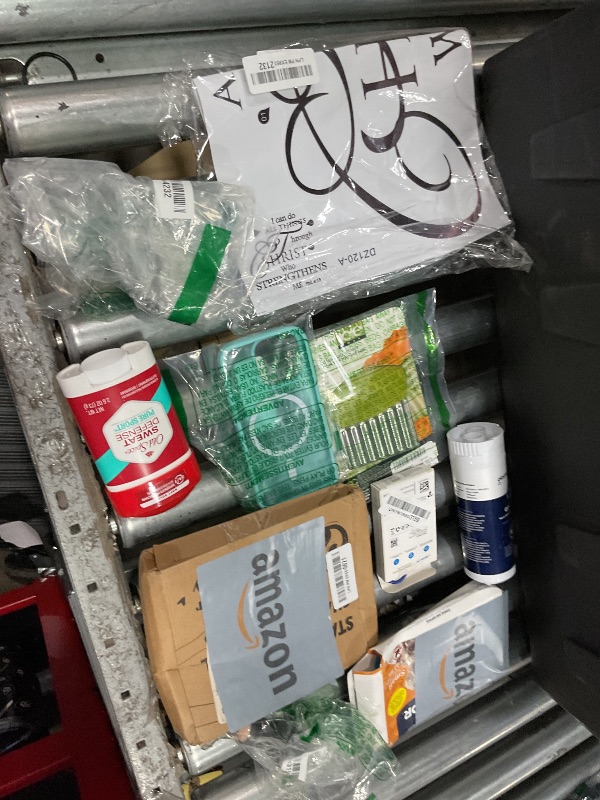 Photo 1 of *FINAL SALE// NO REFUNDS**BUNDLE OF ASSORTED MISC.ITEMS (10 ITEMS)