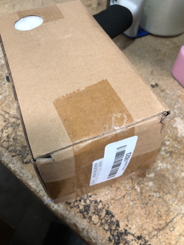 Photo 1 of 33ft /10m Snowflake Christmas Tinsel Garland White Metallic Twisted Hanging Garland with Star for Chistmas Tree Fireplace Home Decoration