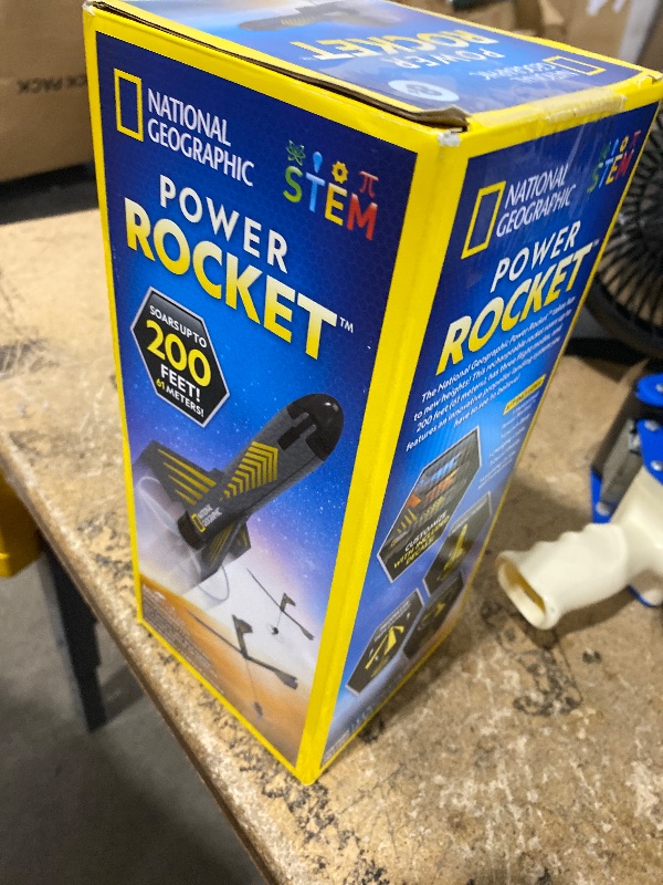 Photo 1 of (USED/FAIR) National Geographic Rocket Launcher - Motorized Air Rocket Toy, Launch up to 200 ft, Outdoor Toys & Model Rockets, Gifts for Kids Ages 8-12, Space Toys