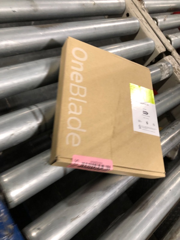 Photo 1 of *Missing main shaverPhilips Norelco OneBlade 360 Hybrid Face, Electric Beard Trimmer and Shaver, with 360 Blade Technology, 1x 360 Blade for Face, 5in1 Adjustable Comb, Model QP2724/90