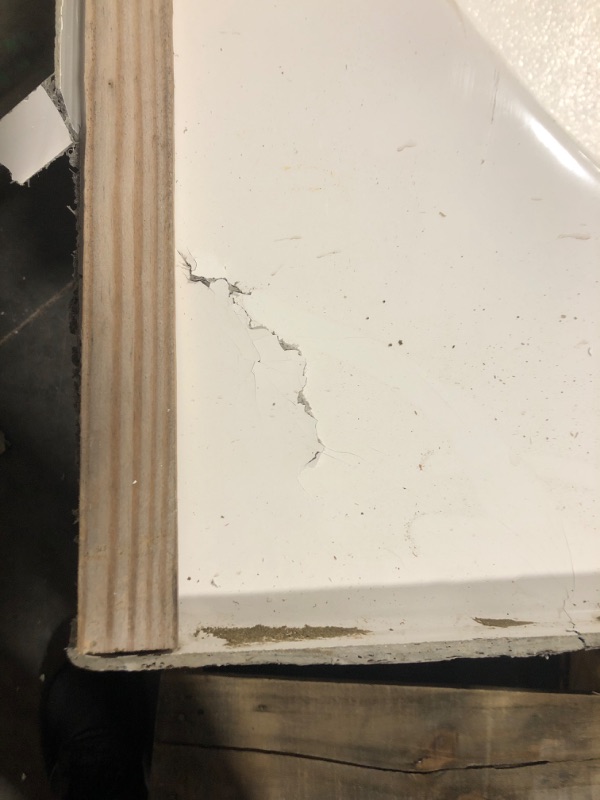 Photo 1 of ***Split in an upper corner, as shown in the second photo****Swiss Madison Voltaire 60" x 32" Left-Hand Drain Alcove Bathtub