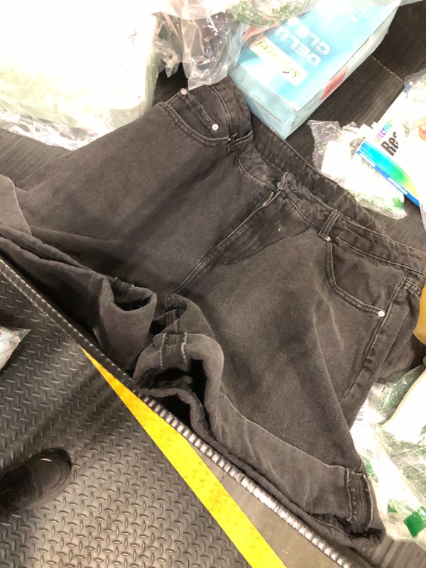 Photo 1 of ***SIMULAR TO PICTURE NOT EXACTY***Gleeneat Womens Cargo Shorts Bermuda Baggy High Waisted Knee Length 7 Inch Cotton 2025 Trendy Summer Casual Long Short with 6 Pockets Black XL