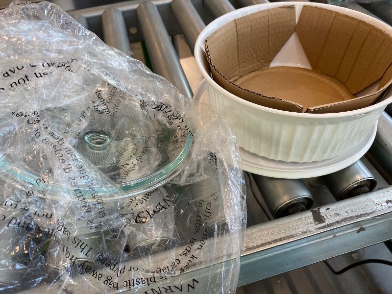 Photo 1 of *Missing Parts*CorningWare French White Ceramic Bakeware with Lids and Crack Resistant Stoneware Baking Dish, Microwave, Dishwasher, Oven, Freezer and Fridge Safe **ONLY ONE BOWL***
