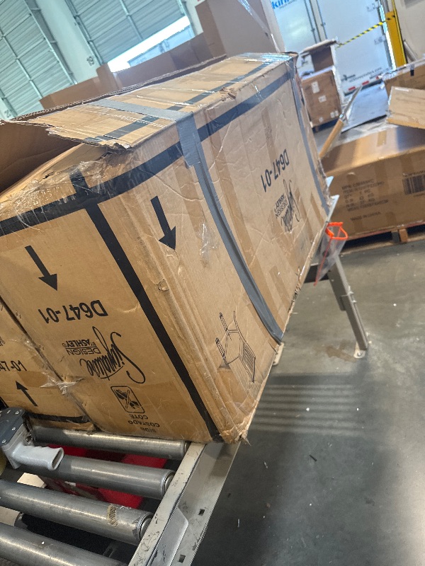 Photo 1 of ** SET 4 CHAIR / NEW / NO RETURN/ FINAL SALE** Signature Design by Ashley Bolanburg 20" Upholstered Dining Room Chair, Set of 4, Antique White