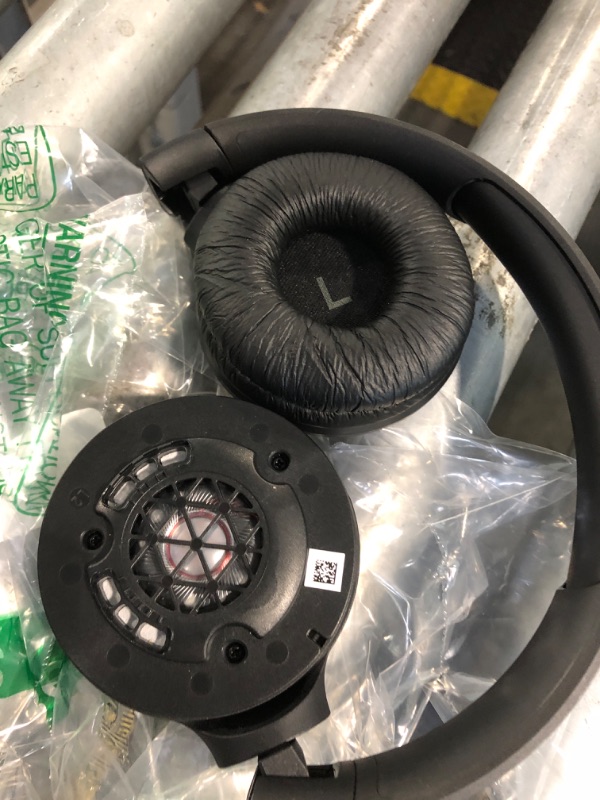 Photo 1 of ** DAMAGE MAJOR** JBL Tune 510BT - Bluetooth headphones with up to 40 hours battery, microphone for call, foldable and comfortable, Android and iOs compatible (Black)