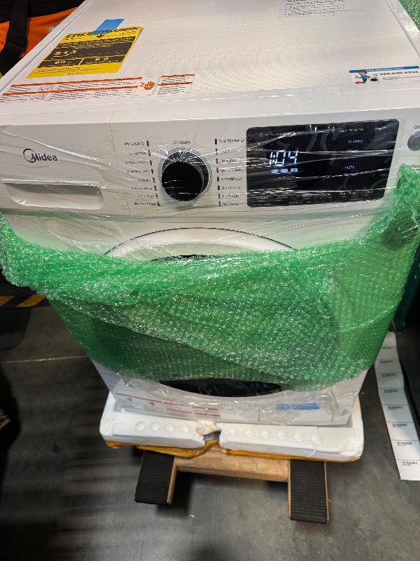 Photo 1 of ** NEW / TESTED FUNCTIONAL ** Midea 24 Inch Washer and Dryer Combo, All in One Washer and Dryer 2.7 cu.ft 26lbs, Ventless Washing Machine, Steam Care, Overnight Dry, 1400 RPM, 16 Cycles Front Load Washer, Full-Automatic, White