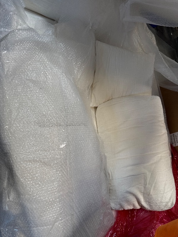 Photo 1 of ** VERY USED/ DIRTY CHECK PHOTO ** Vesgantti 106" Cloud Sectional Couch with Chaise, Deep Seat Modular Sectional Sofa Chenille Memory Foam Sofa Boneless Couches for Living Room Bedroom, No Assembly Required (Beige, Right-Facing Chaise)