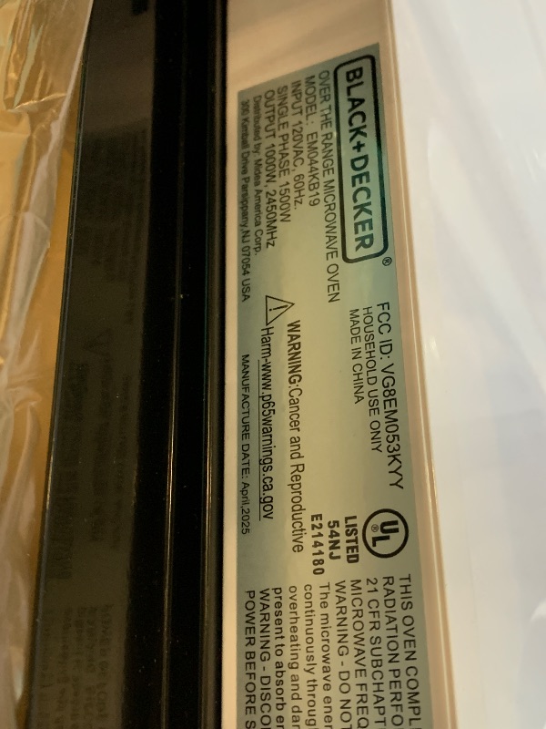 Photo 1 of ** NEW / TESTED FUNCTIONAL**  BLACK+DECKER EM044KB19 Over The Range Microwave Oven with One Touch, 1000 Watts, 400 CFM and Auto Cooking, OTR 1.9 Cu.ft