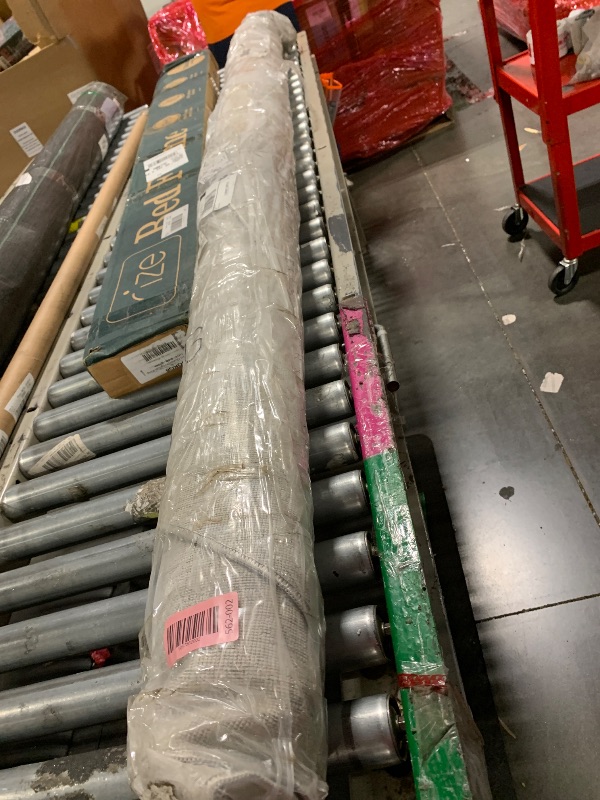 Photo 1 of ** USED* Loloi Jean Stoffer Katherine Collection KES-03 Beige/Mist 7'-10" x 7'-10", .25" Pile Height, Round Area Rug