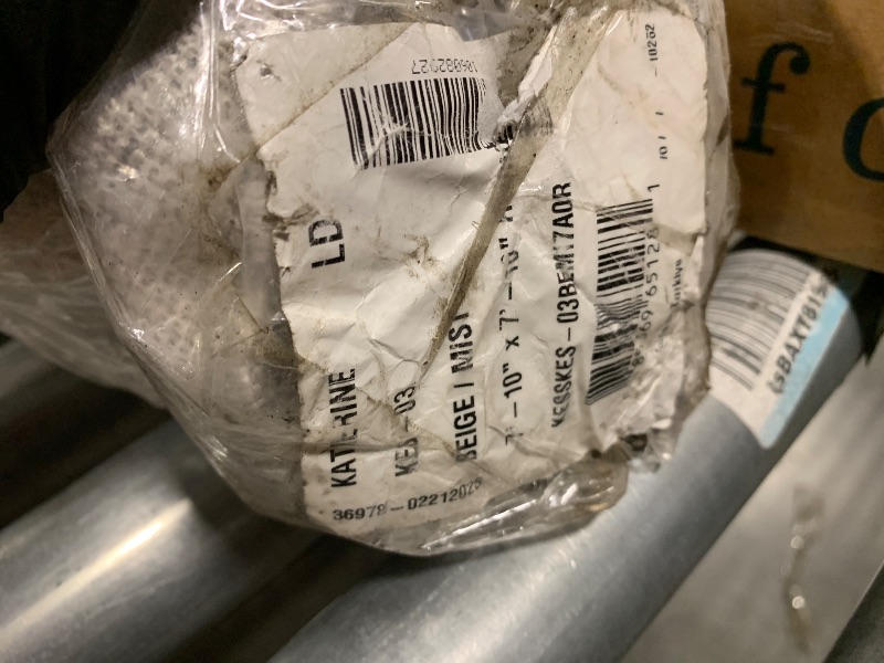 Photo 1 of ** USED* Loloi Jean Stoffer Katherine Collection KES-03 Beige/Mist 7'-10" x 7'-10", .25" Pile Height, Round Area Rug