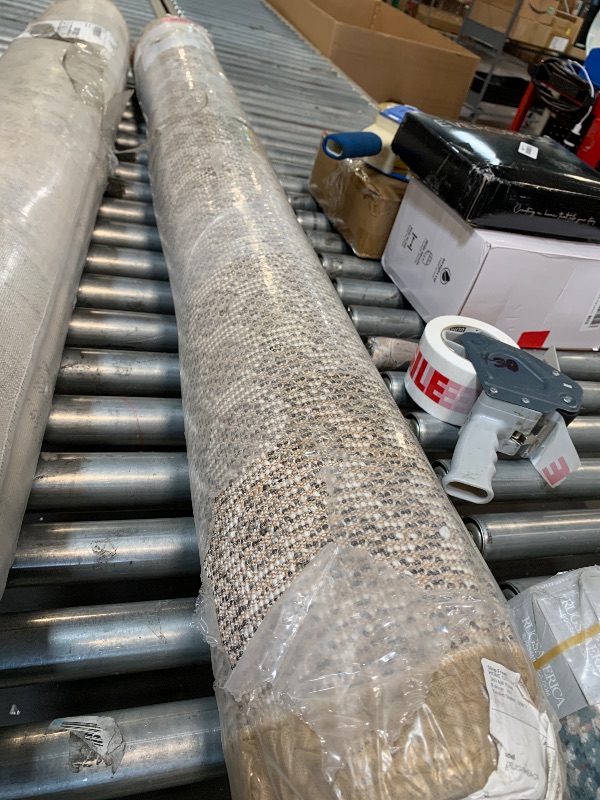 Photo 1 of ** NEW** Superior Indoor Area Rug Perfect for Bedroom, Laundry Room, Entryway, Office, Playroom, Nursery, Fluffy Carpet Cover, Modern Geometric Diamond Lattice Shag Rhea Collection, 5' x 7', Grey Ivory