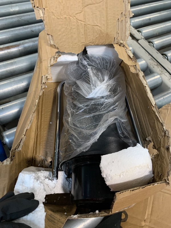 Photo 1 of ** USED ** Shengyu Black Modern Recline Hydraulic Styling Barber Chair Hair Spa Beauty Salon Equipment