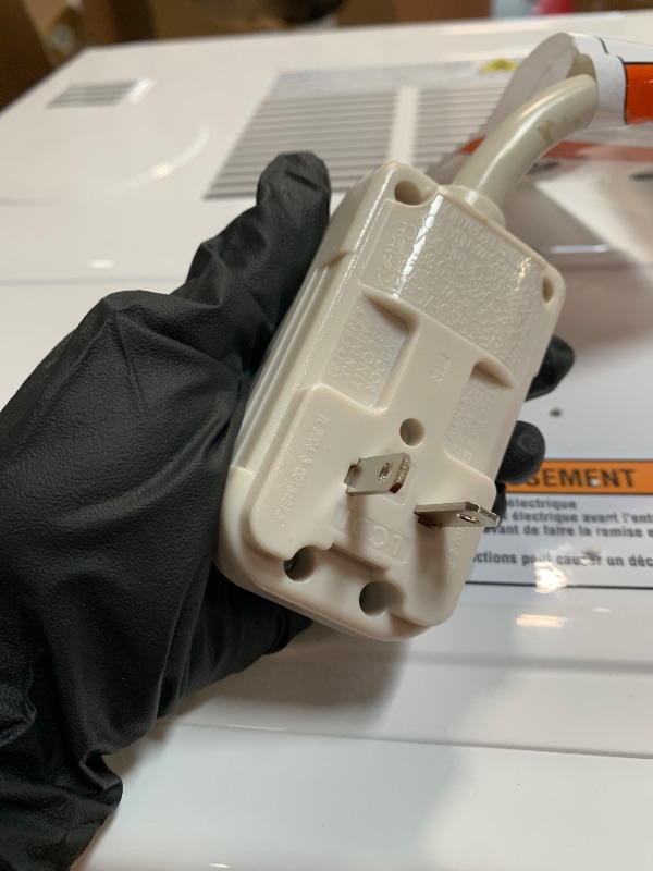 Photo 1 of ** UNTESTED / EUROPE TO UNITED STATES ADAPTER NEEDED** Whirlpool 12,000 BTU 230V Window Air Conditioner with Supplemental Heat, Window Mounted AC Unit with Heater for Apartment, Living Room, Bedroom, Rooms up to 550 Square Feet