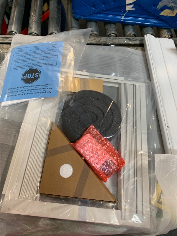 Photo 1 of ** UNTESTED / EUROPE TO UNITED STATES ADAPTER NEEDED** Whirlpool 12,000 BTU 230V Window Air Conditioner with Supplemental Heat, Window Mounted AC Unit with Heater for Apartment, Living Room, Bedroom, Rooms up to 550 Square Feet