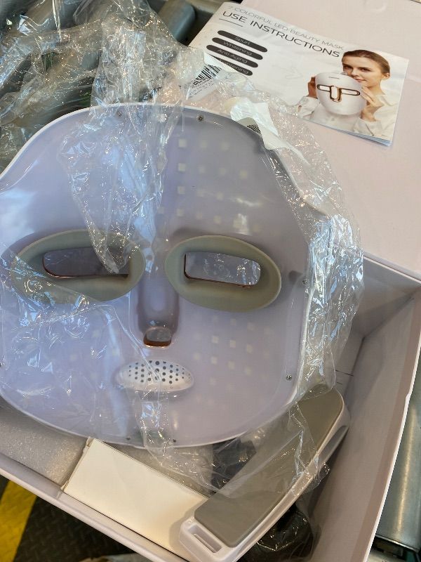 Photo 1 of *Minor Damaged - Check clerk notes*
SDKWDH Red Light Therapy Mask for Face, Led Face Mask Light Therapy, 7 Colors LED Facial Skin Care at Home, Gold