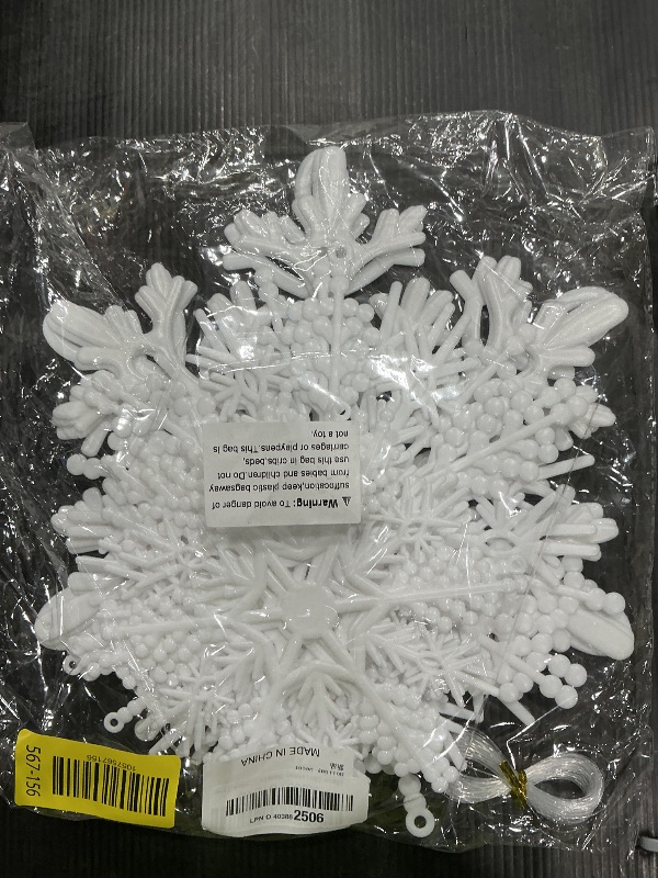 Photo 1 of 12pcs Large Christmas Hanging Snowflakes Decorations Outdoor - White Big Hanging Snowflake in Different Sizes for Winter Decoration Indoor Outdoor Christmas Tree Holiday Decor