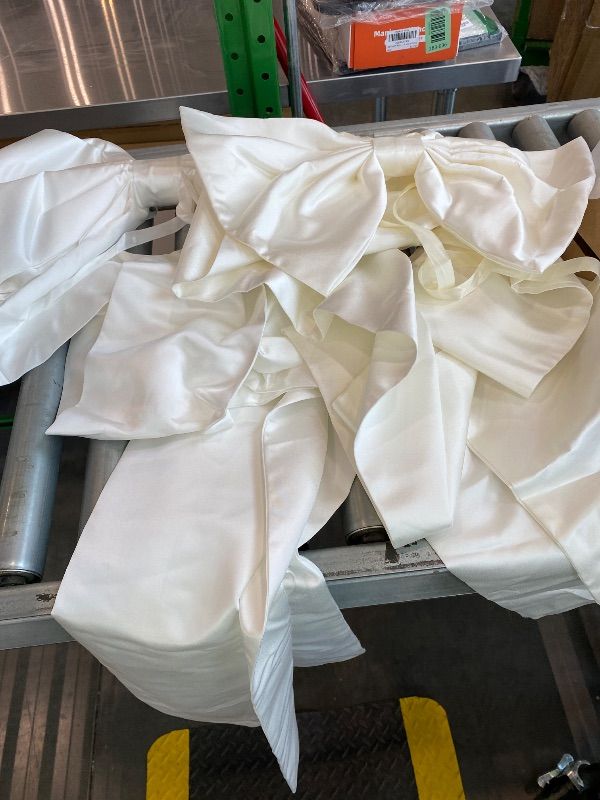 Photo 1 of *Missing Parts* Daifunli 71 x 20 Inch Giant White Bow Christmas Tree Topper Velvet Christmas Bow Extra Large Xmas Tree Topper Decor for Holiday and Home Wreath Wall Backdrop Decor