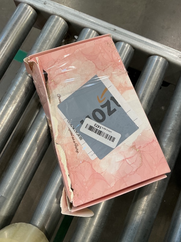 Photo 1 of 26 Inch Long Ombre Blonde Wig for Women | Middle Part Culy Wavy Wig | Heat Resistant & Natural Looking | Lightweight Synthetic Hair for Daily Use, Halloween, Cosplay