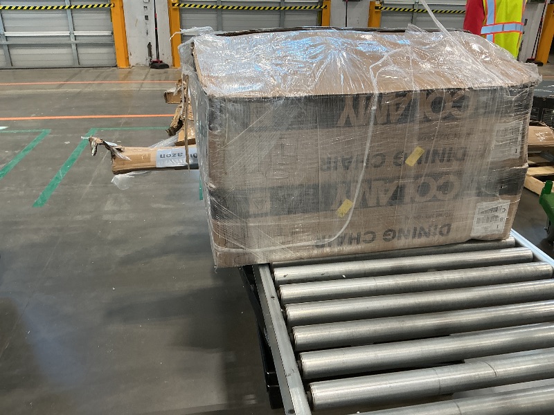 Photo 1 of *Missing Parts - Check clerk notes*
COLAMY Wooden Dining Chairs Set of 4, Modern Fabric Upholstered Kitchen Side Chairs, Farmhouse Dining Room Chair with Foot Pegs, Beige