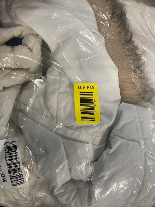 Photo 1 of ***STAINS***CREATMO US Kids Winter Coats Puffer Fleece Jacket With Hood For Toddler Girls Outwear Cold Clothes White 4/5