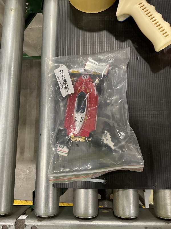 Photo 1 of - Formula 1 1/24 car Compatible with Ferrari 312T - Niki Lauda - 1975 - OR030 Red