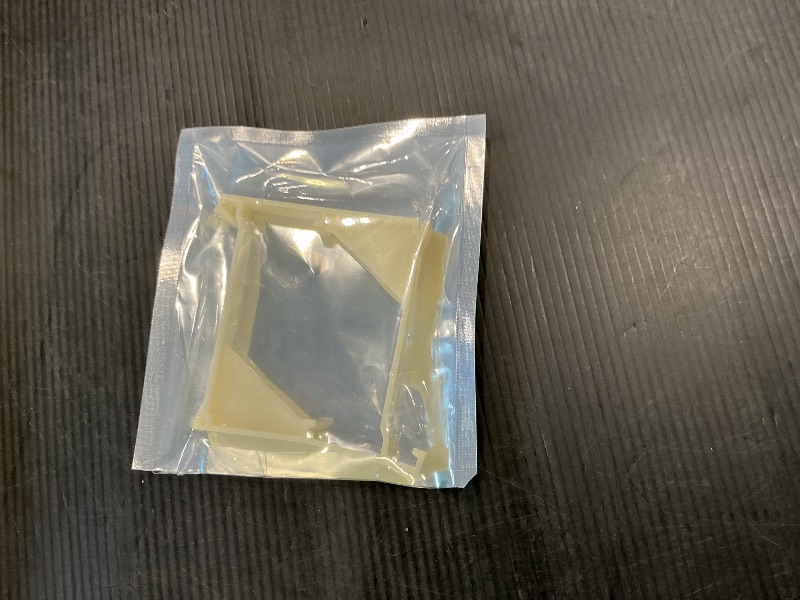 Photo 1 of 2 pcs Champion Vertical Blind Valance Clip 810510 Hanger Bracket for 3-1/2 in Smooth Valances, Alabaster Material